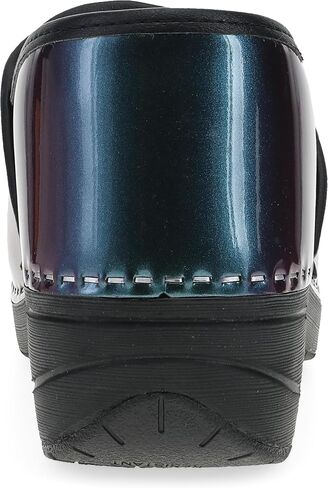 Dansko XP 2.0 Clogs for Women – Lightweight Slip Resistant Footwear for Comfort and Support – Ideal for Long Standing Professionals, Black Waterproof, 8.5-9 Wide US in Kuwait