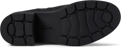 حذاء Clarks النسائي Hearth Cross لمنتصف الساق in Kuwait