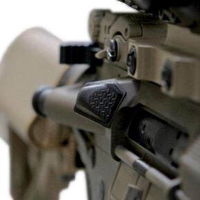 Kit: Guides Spent Brass into Pile, Protects Rifle Paint/Coating, Saves Brass for Re-Loading, Prevents Brass-Burn, Fits Standard Brass Deflectors (Black) in Saudi Arabia