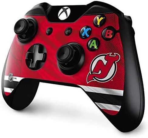 ملصق Skinit المخصص للألعاب متوافق مع وحدة تحكم Xbox One - تصميم جيرسي منزلي مرخص رسميًا من NHL New Jersey Devils in Saudi Arabia