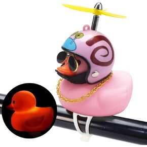 زينة سيارة على شكل بطة مطاطية من وونو، جرس دراجة على شكل بطة وردية، ديكورات لوحة قيادة السيارة على شكل بطة لطيفة، ضغط على أبواق دراجة البطة مع خوذة المروحة، ضمادة وسلسلة ذهبية in Kuwait