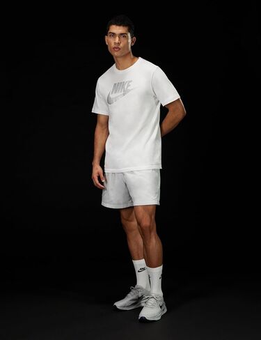 Nike Men's Logo Sportswear T-Shirt in Saudi Arabia