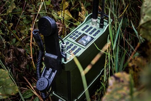 GUOHETEC PMR-171 TBR-119 ميكروفون بمقبض تكتيكي محمول للاستماع وإطلاق جهاز الإرسال والاستقبال المدمج (TBR-119) in Kuwait