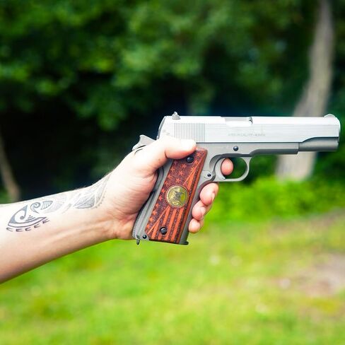 URAY 1911 بالحجم الكامل 45 ميدالية ترامب ومقابض العلم - مقابض مسدس هجينة CNC/مصنوعة يدويًا فائقة الجودة لكولت وكيمبر وتوروس وريمنجتون وجميع النماذج الحكومية لعام 1911 in Saudi Arabia