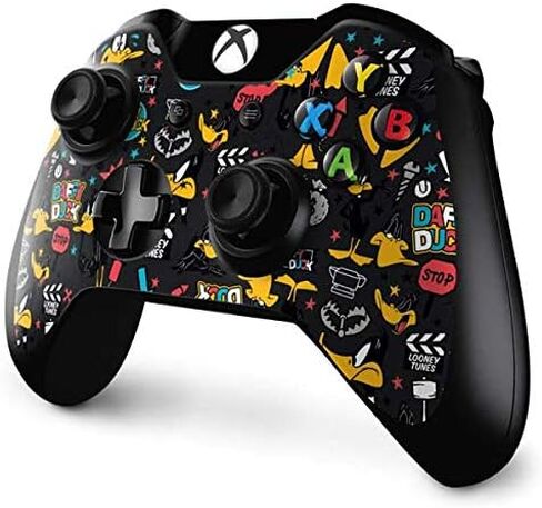 ملصق Skinit المخصص للألعاب متوافق مع وحدة تحكم Xbox One - تصميم رقعة Daffy Duck Patches المرخصة رسميًا من Warner Bros in Kuwait