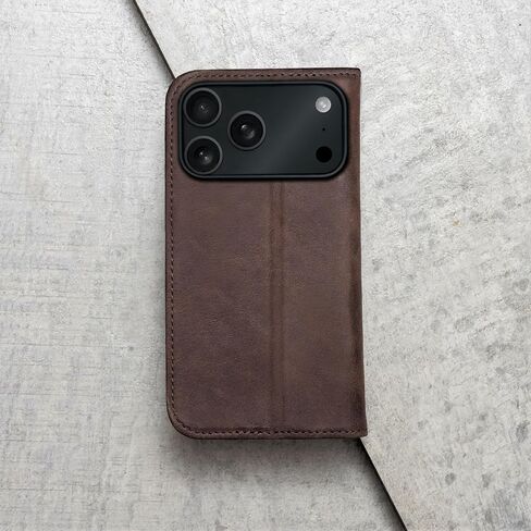 Porter Riley - حافظة جلدية متوافقة مع هاتف iPhone 17 Pro. حامل/غطاء/محفظة/حافظة قابلة للطي من الجلد الأصلي الفاخر مع فتحات للبطاقات وحامل أفقي (بني الشوكولاتة) in Kuwait