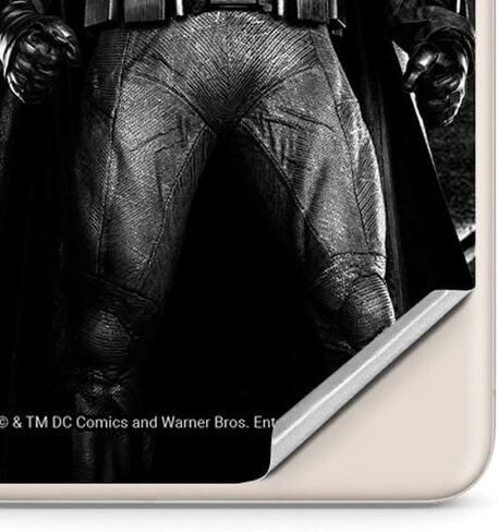 غلاف هاتف من Skinit متوافق مع Google Pixel 8 Pro - تصميم ملصق Batman مرخص رسميًا من The Justice League (2017) in Saudi Arabia