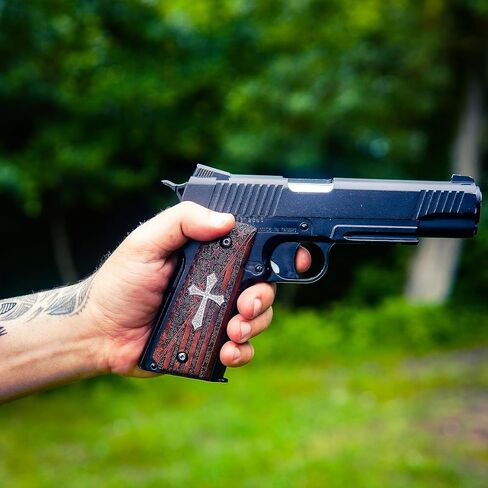 URAY 1911 Wood Grips with American Flag and Christian Cross Design – Premium 1911 Pistol Grips for Colt, Kimber, Taurus, Remington & Full-Size 1911 Models in Saudi Arabia