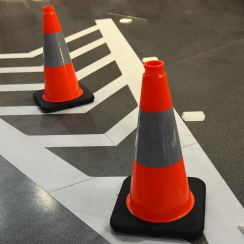 (8 حزمة) BESEA 28 "بوصة سلامة مرور المخاريط Orange Road STARES CONSE CONEE CONE مستقرة هيكليا لمراقبة حركة المرور في مكان عام in Saudi Arabia