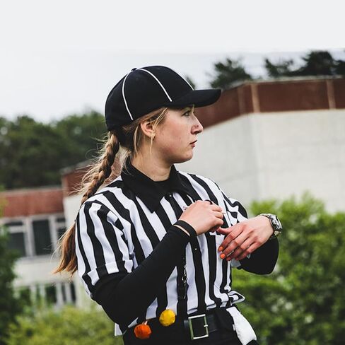 VKT 4 قطع قمصان الحكم للنساء زي الحكم جيرسي لكرة القدم وكرة السلة، صافرة، أعلام جزاء حمراء وصفراء in Kuwait