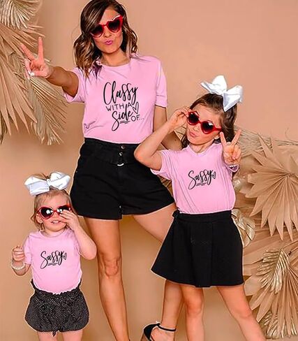 قمصان متطابقة من الأم وأنا أنيقة مع جانب من تي شيرت الأم والابنة الوقحة ملابس ماما المضحكة والعائلية الصغيرة in Kuwait