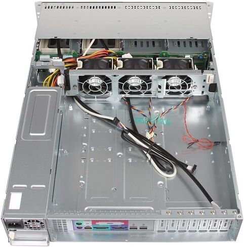 هيكل الخادم سوبرمايكرو 560 وات 2U Rackmount (CSE-825TQ-563LPB) in Saudi Arabia