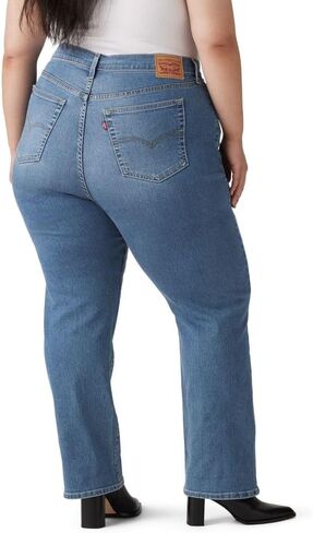 بنطلون جينز Levi's نسائي 724 مستقيم مرتفع الارتفاع، (جديد) متوسط ​​نيلي عند ارتدائه، 31 عادي in Kuwait