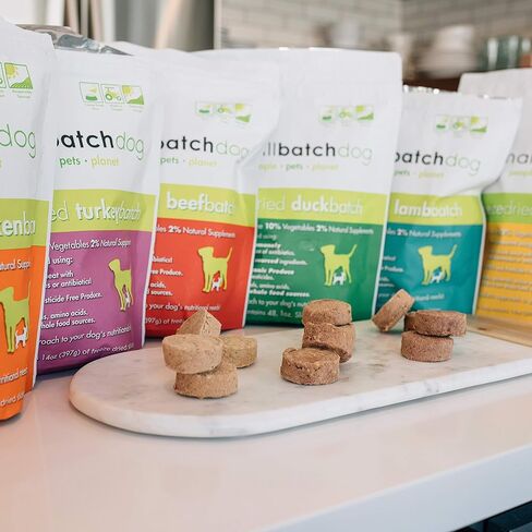 Smallbatch Pets نظام غذائي خام ممتاز مجفف بالتجميد للكلاب، عبوتان، وصفة لحم الخنزير، 14 أونصة في كل كيس (إجمالي 28 أونصة)، صنع في الولايات المتحدة الأمريكية، منتجات عضوية، لحم مرفوع بطريقة إنسانية، يرطب ويقدم الفطائر in Kuwait