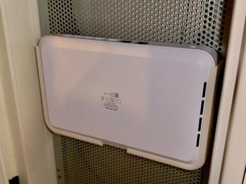 حامل حائط لـ Unifi Ubiquiti Cloud Gateway UCG Fiber (أسود) in Saudi Arabia