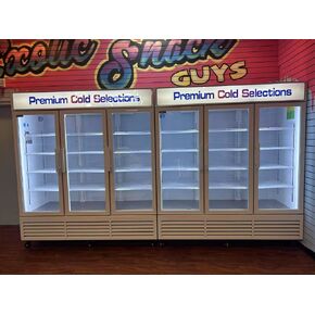 ثلاجة ثلاجة تجارية ، 63.5 قدمًا على بعد Thre ， Glass Door Merchandiser There مع أرفف قابلة للتعديل LED ، وصحافة ETL ، والأسود ، والعجلات غير المشمولة in Saudi Arabia