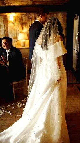 Ursumy Pearl Wedding Veils Flower Cathedral Bridal Veil 118’’ Veils for Brides 1 Tier Fingertip Length Drop Veil Hair Comb (Cathedral Length:300 * 150cm/118 * 59in, Ivory) in Kuwait