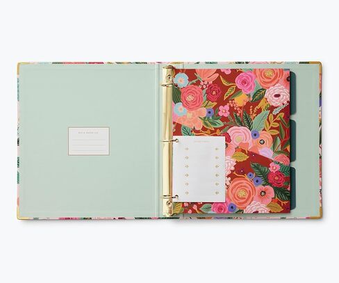 شركة RIFLE PAPER CO. غلاف كلاسيكي | مجلد ثلاثي الحلقات مقاس 1 بوصة مع غطاء زهري مصور ناعم الملمس، يحمل 175 صفحة، و3 فواصل مبوبة و6 ملصقات لاصقة، وزوايا معدنية معززة، وحفلات الحديقة in Kuwait