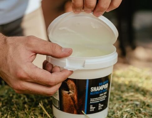 EQUI - CARE Balanced Shampoo. Specially formulated to Deeply Cleanse Your Horse's Coat Without Stripping Natural Oils, Leaving The Skin Healthy and The Coat (6.6 LB) in Saudi Arabia