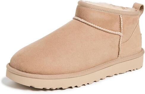 حذاء UGG النسائي الكلاسيكي فائق الحجم in Saudi Arabia
