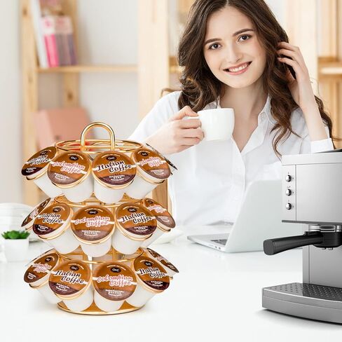 حامل كبسولات القهوة، منظم دائري لحامل الأكواب، 27 كبسولة قهوة متوافقة مع أكواب K، تدور 360 درجة، تصميم ذهبي حديث، دائري، ذهبي لامع، 3 طبقات منظم عداد المطبخ للمنزل أو المكتب in Kuwait