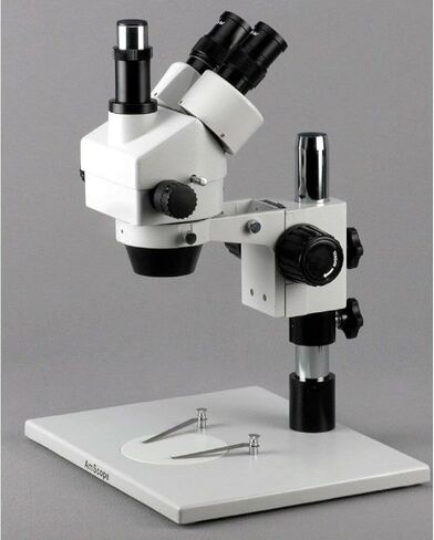 مجهر تكبير ستيريو ثلاثي العينيات احترافي من AmScope SM-1TZ، عدسات WH10x، تكبير 3.5X-90X، هدف تكبير 0.7X-4.5X، إضاءة محيطة، حامل طاولة كبير على شكل عمود، يتضمن عدسات بارلو 0.5X و2.0X in Saudi Arabia
