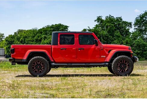مجموعة رفع التسوية Rough Country 2.5 بوصة لسيارة Jeep Gladiator JT - 63400 2020-2024 in Kuwait