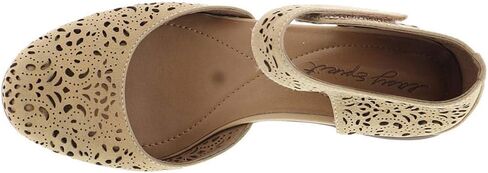 Easy Spirit Women's Cindie Pump, Brandy, 6.5 Wide in Saudi Arabia