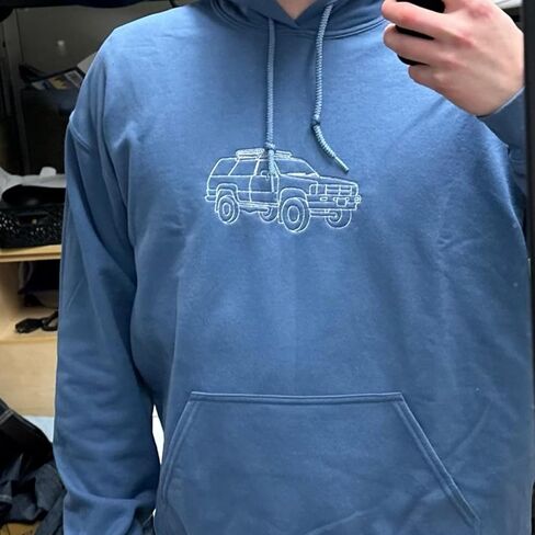 سترة بغطاء للرأس بتصميم فني مطرز من COUPLEHOODIES - هدية شخصية من صورتك لمحبي السيارة، أو الصديق، أو الأب، أو الجد in Kuwait