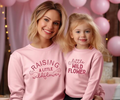 سويت شيرت Raising A Little Wildflower Mommy and Me، سترات لطيفة متطابقة للأم والابنة، سترة بأكمام طويلة وياقة دائرية، ملابس متطابقة للعائلة، عيد ميلاد، لأم الفتاة. متعدد الألوان in Saudi Arabia