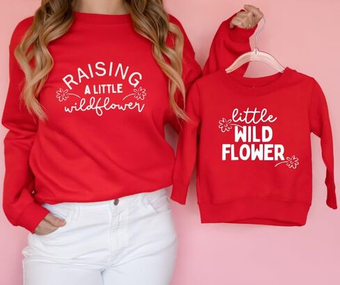 سويت شيرت Raising A Little Wildflower Mommy and Me، سترات لطيفة متطابقة للأم والابنة، سترة بأكمام طويلة وياقة دائرية، ملابس متطابقة للعائلة، عيد ميلاد، لأم الفتاة. متعدد الألوان in Saudi Arabia