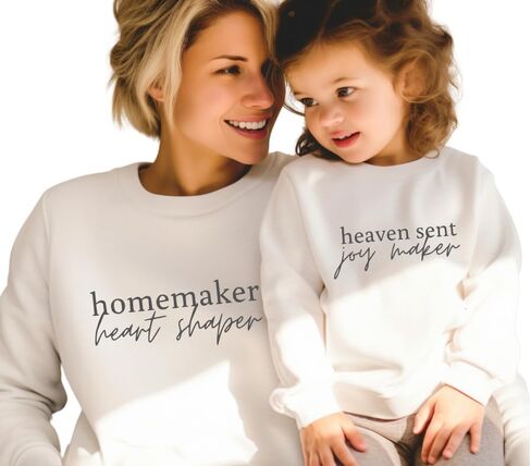 سويت شيرت Homemaker Mommy and Me، سويت شيرت لطيف متطابق للأم والابنة، سترة متطابقة للأم والابن، ملابس عائلية بأكمام طويلة وياقة مستديرة، عيد ميلاد، للبقاء في المنزل أمي. متعدد الألوان in Saudi Arabia