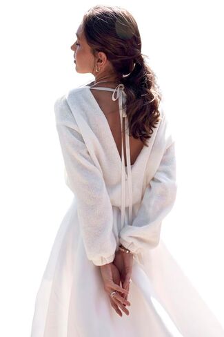 سترة محبوكة للعرائس باللون العاجي، سترة صوفية مع أشرطة لفستان الزفاف، بلوفر زفاف أبيض، بلوزة زفاف شال محبوكة (M) in Kuwait