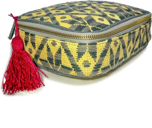 Toiletry bag "Belinda", made by Jühue Artesanal, Handmade toiletry bag made in Mexico, Black toiletry bag, Hand embroidery, Embroidery toiletry bag, Mexican embroidery, Embroidered toiletry bag in Saudi Arabia