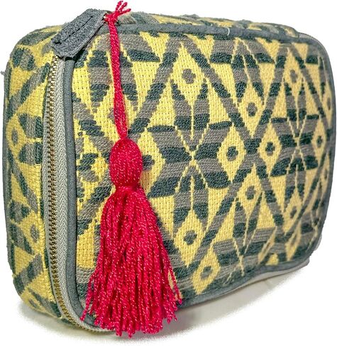 Toiletry bag "Belinda", made by Jühue Artesanal, Handmade toiletry bag made in Mexico, Black toiletry bag, Hand embroidery, Embroidery toiletry bag, Mexican embroidery, Embroidered toiletry bag in Saudi Arabia