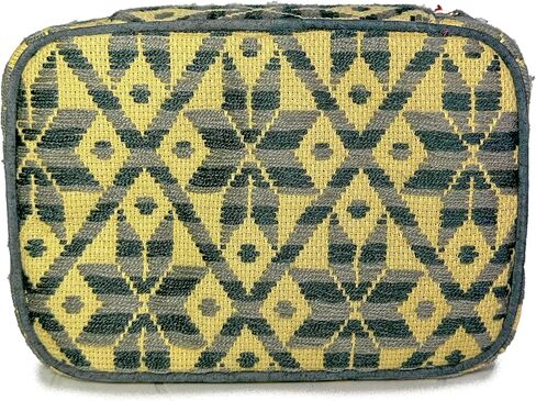 Toiletry bag "Belinda", made by Jühue Artesanal, Handmade toiletry bag made in Mexico, Black toiletry bag, Hand embroidery, Embroidery toiletry bag, Mexican embroidery, Embroidered toiletry bag in Saudi Arabia