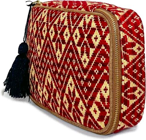 Toiletry bag "Belinda", made by Jühue Artesanal, Handmade toiletry bag made in Mexico, Red toiletry bag, Hand embroidery, Embroidery toiletry bag, Mexican embroidery, Embroidered toiletry bag in Saudi Arabia
