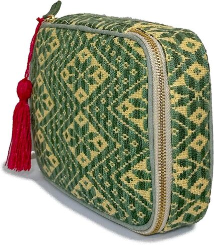 Toiletry bag "Belinda", made by Jühue Artesanal, Handmade toiletry bag made in Mexico, Green toiletry bag, Hand embroidery, Embroidery toiletry bag, Mexican embroidery, Embroidered toiletry bag in Saudi Arabia