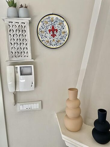 CERAMICHE D'ARTE PARRINI - طبق فخار فني من السيراميك الإيطالي طبق مسطح مطلي يدويًا بزنبق مزخرف صنع في توسكان إيطاليا in Kuwait