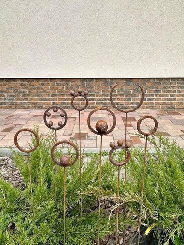 Rusty garden finials, Metal garden decor, metal yard art, outdoor metal decor, Rusty metal ring decor, Set of 8 Rusty Metal garden stakes in Saudi Arabia