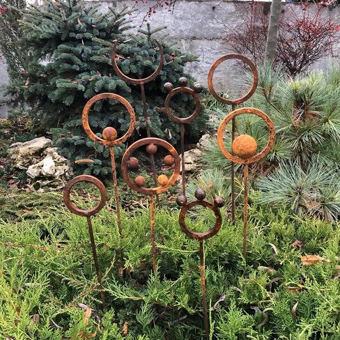Rusty garden finials, Metal garden decor, metal yard art, outdoor metal decor, Rusty metal ring decor, Set of 8 Rusty Metal garden stakes in Saudi Arabia