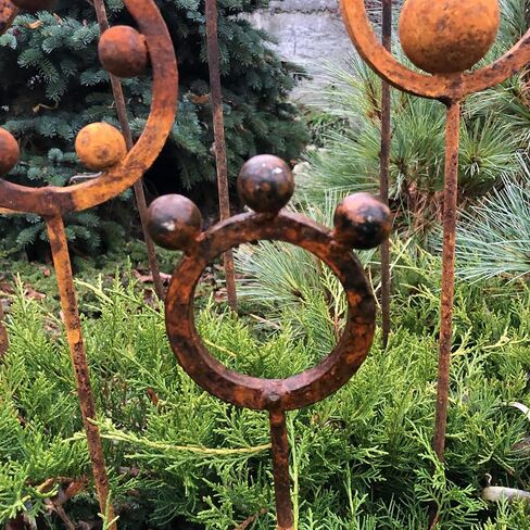 Rusty garden finials, Metal garden decor, metal yard art, outdoor metal decor, Rusty metal ring decor, Set of 8 Rusty Metal garden stakes in Saudi Arabia