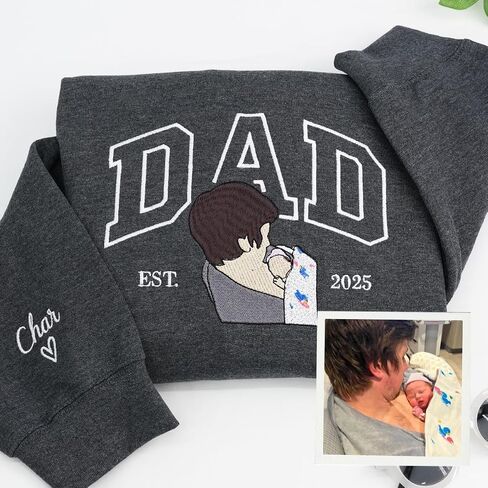 سويت شيرت COUPLEHOODIES مطرز خصيصًا للأب مع صورة طفل - هدية شخصية لعيد الأب، وعيد الميلاد، وعيد الميلاد in Kuwait
