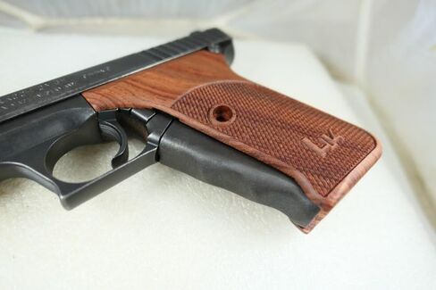 قبضة المسدس لمسدس Heckler & Koch (H&K) P7، P7M8 (P1230306) in Saudi Arabia
