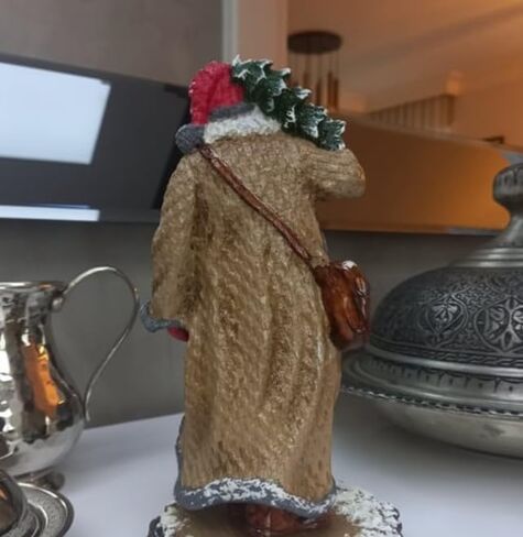 تمثال سانتا كلوز مصنوع يدويًا، ديكور منزلي لعيد الميلاد، ديكور طاولة عيد الميلاد، منحوتة نويل العتيقة (Object-9) in Kuwait
