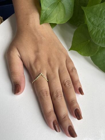 Alternate Green Emerald & White Diamond Matching Contour Chevron V Shape Ring For Women, 14k Gold Finish Green Emerald V Shape Anniversary Wedding Band in Saudi Arabia
