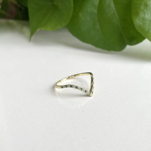 Alternate Green Emerald & White Diamond Matching Contour Chevron V Shape Ring For Women, 14k Gold Finish Green Emerald V Shape Anniversary Wedding Band in Saudi Arabia