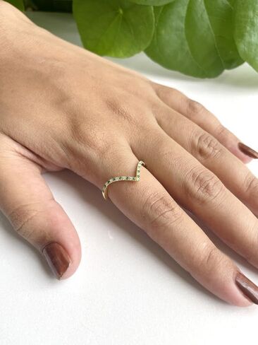 Alternate Green Emerald & White Diamond Matching Contour Chevron V Shape Ring For Women, 14k Gold Finish Green Emerald V Shape Anniversary Wedding Band in Saudi Arabia