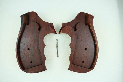 قبضة مسدس لإطار Smith & Wesson (S&W) K أو L مع مؤخرة مستديرة in Saudi Arabia