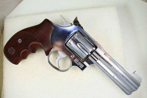 قبضة مسدس لإطار Smith & Wesson (S&W) K أو L مع مؤخرة مستديرة in Saudi Arabia